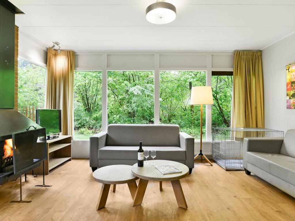 Comfort 6-Person Dog Bungalow In The Holiday Park Landal Heideheuvel Beekbergen Exterior photo