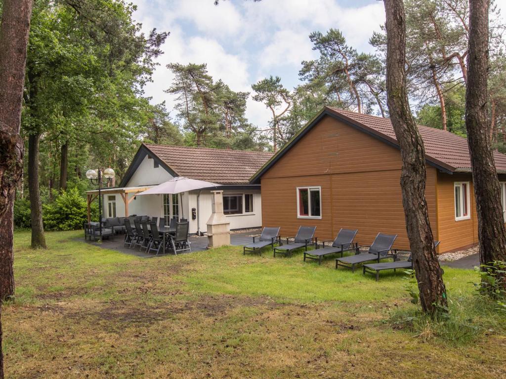 Comfort 6-Person Dog Bungalow In The Holiday Park Landal Heideheuvel Beekbergen Room photo