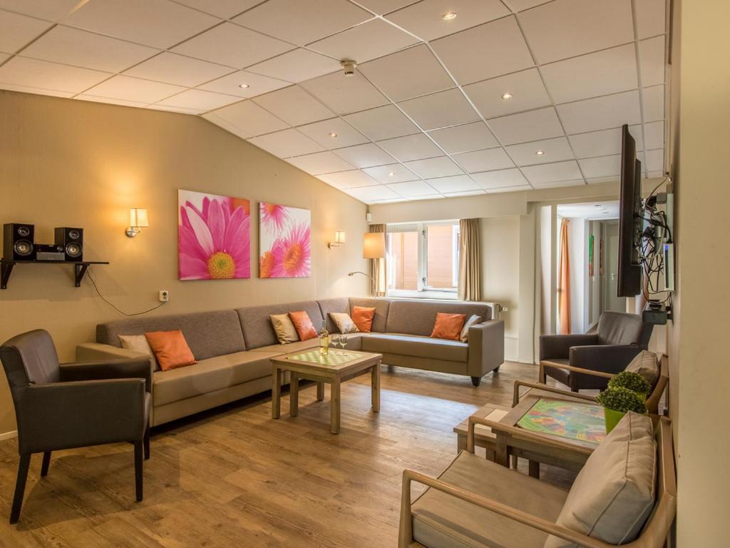 Comfort 6-Person Dog Bungalow In The Holiday Park Landal Heideheuvel Beekbergen Room photo