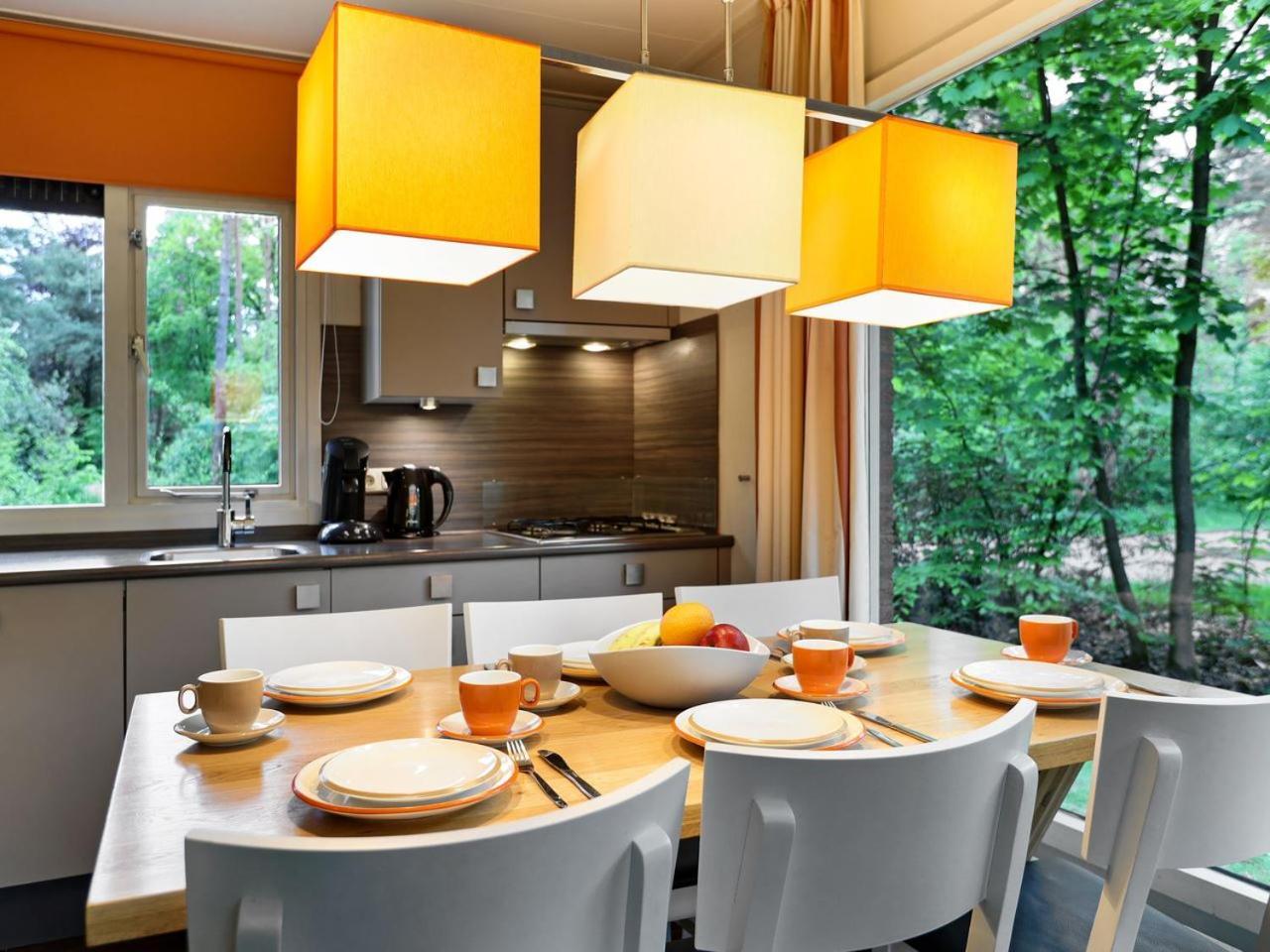 Comfort 6-Person Dog Bungalow In The Holiday Park Landal Heideheuvel Beekbergen Room photo