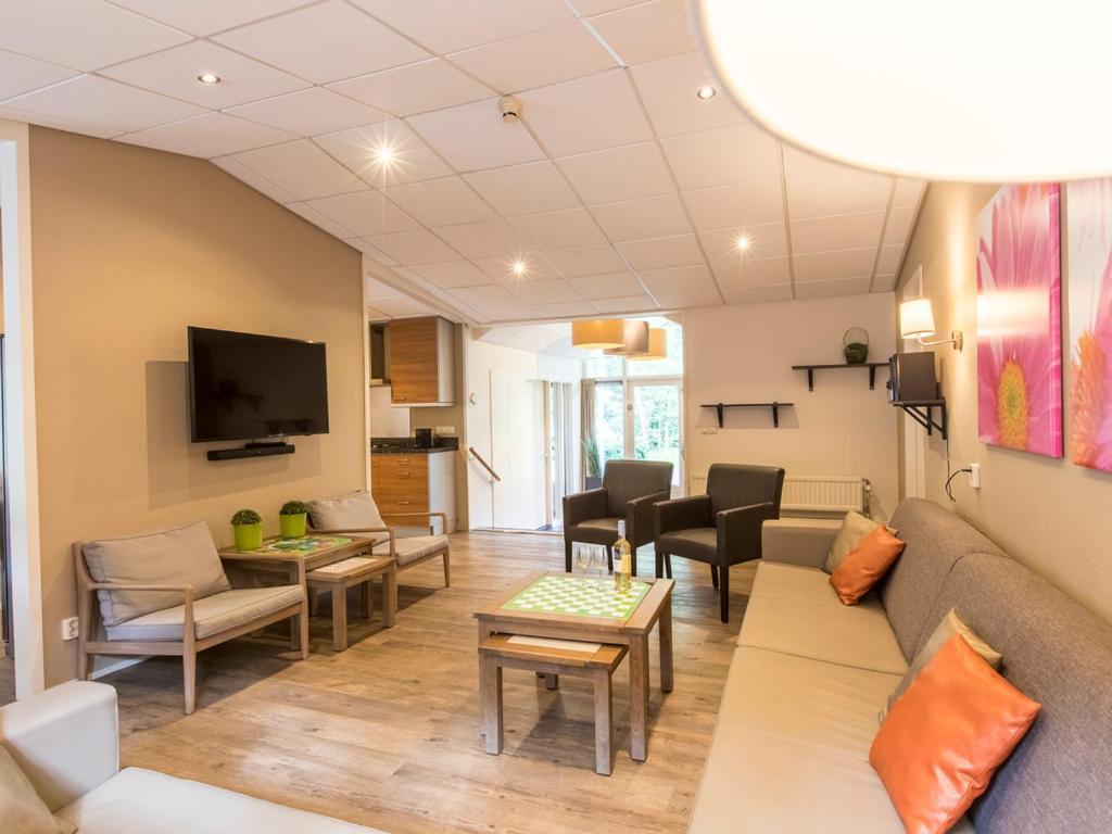 Comfort 6-Person Dog Bungalow In The Holiday Park Landal Heideheuvel Beekbergen Room photo