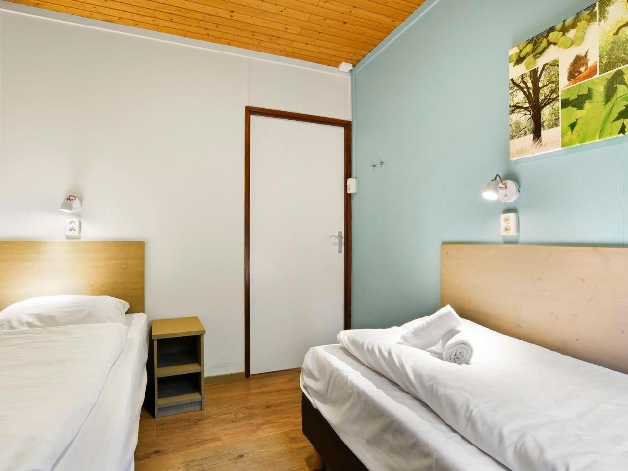 Comfort 6-Person Dog Bungalow In The Holiday Park Landal Heideheuvel Beekbergen Exterior photo