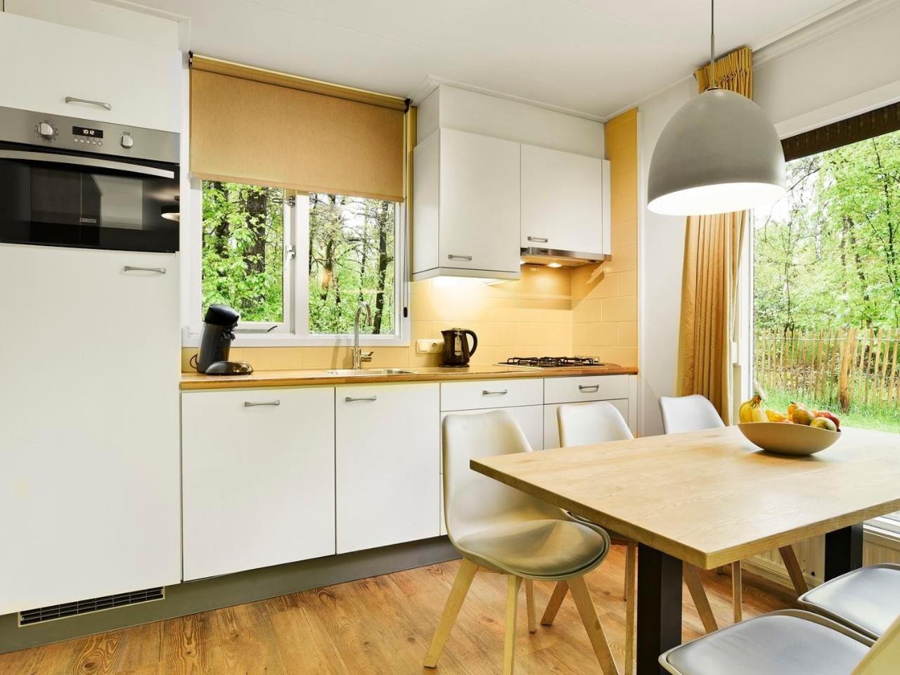 Comfort 6-Person Dog Bungalow In The Holiday Park Landal Heideheuvel Beekbergen Exterior photo